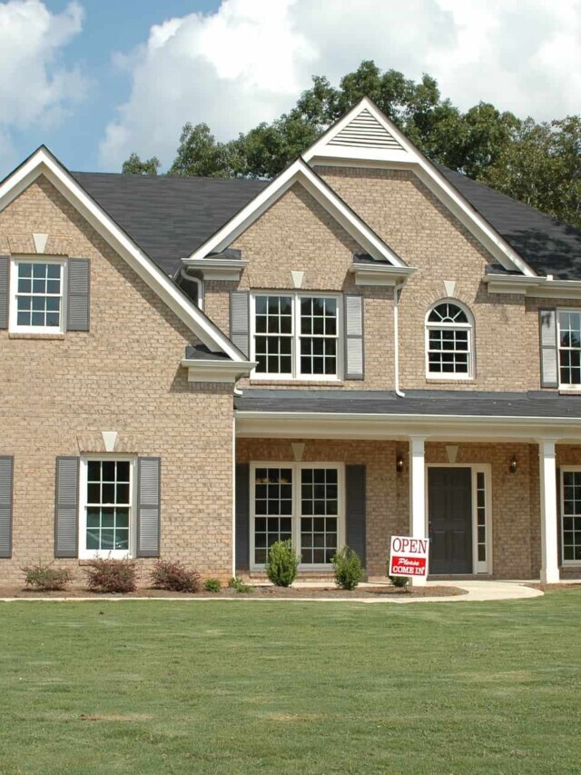 Here Are 8 Key Questions to Ask When Buying a House Story