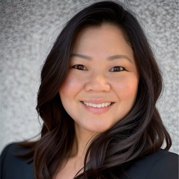 Headshot of Jennifer Kang, CFP®