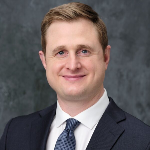 Headshot of Brett Spencer, CFP®, CEPA, GFP