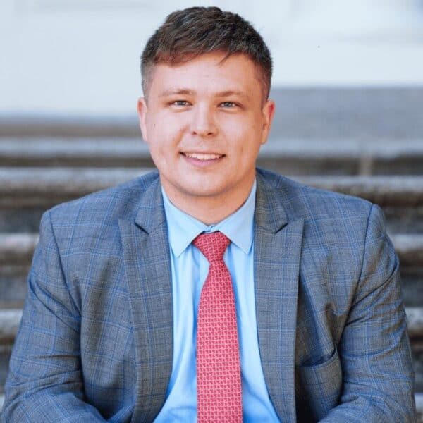 Headshot of Zachary Stone