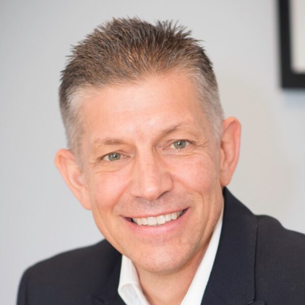 Headshot of Raymond Gettins