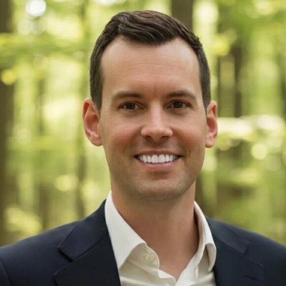 Headshot of Lucas Fender, CRPC®, CRPS®