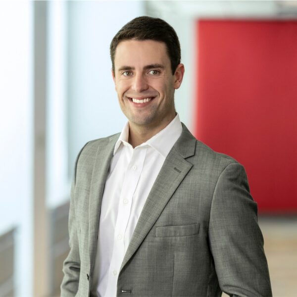 Headshot of Robby Starinsky, CFP®