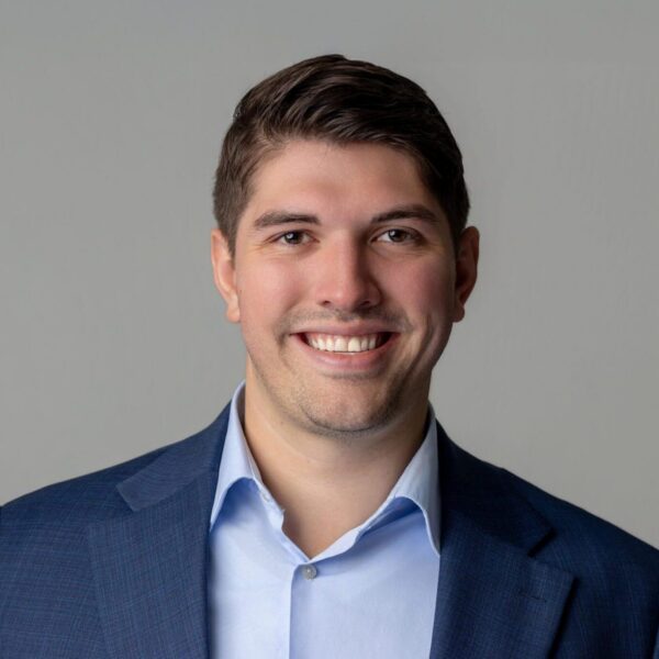 Headshot of Kamil Bonifaciuk, CFP®