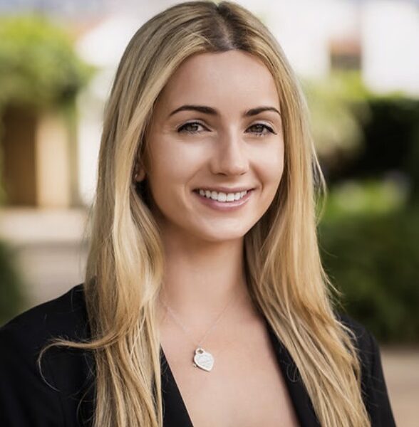 Headshot of Ally Meier, CFP®, CDFA®, CPFA®