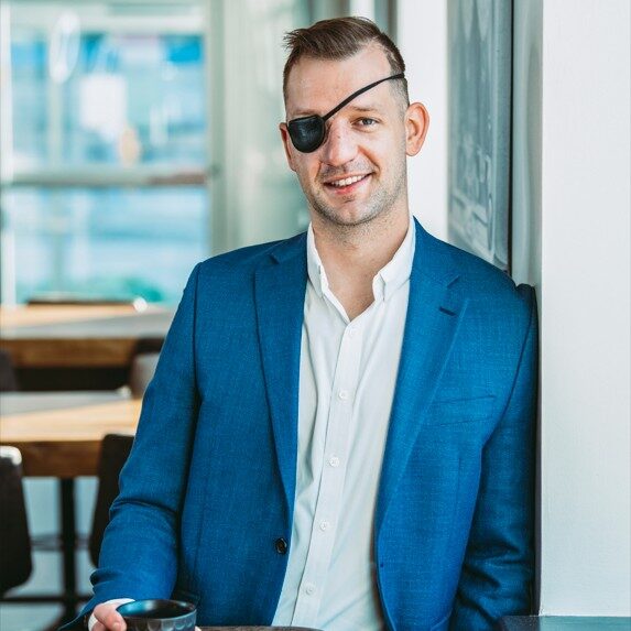 Headshot of Erik Goodge, CFA, CFP®