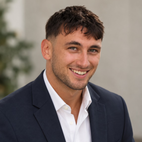 Headshot of Alex Recker