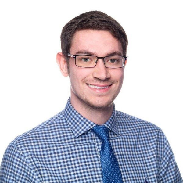Headshot of Gavin Owen, CFP®, CPFA®